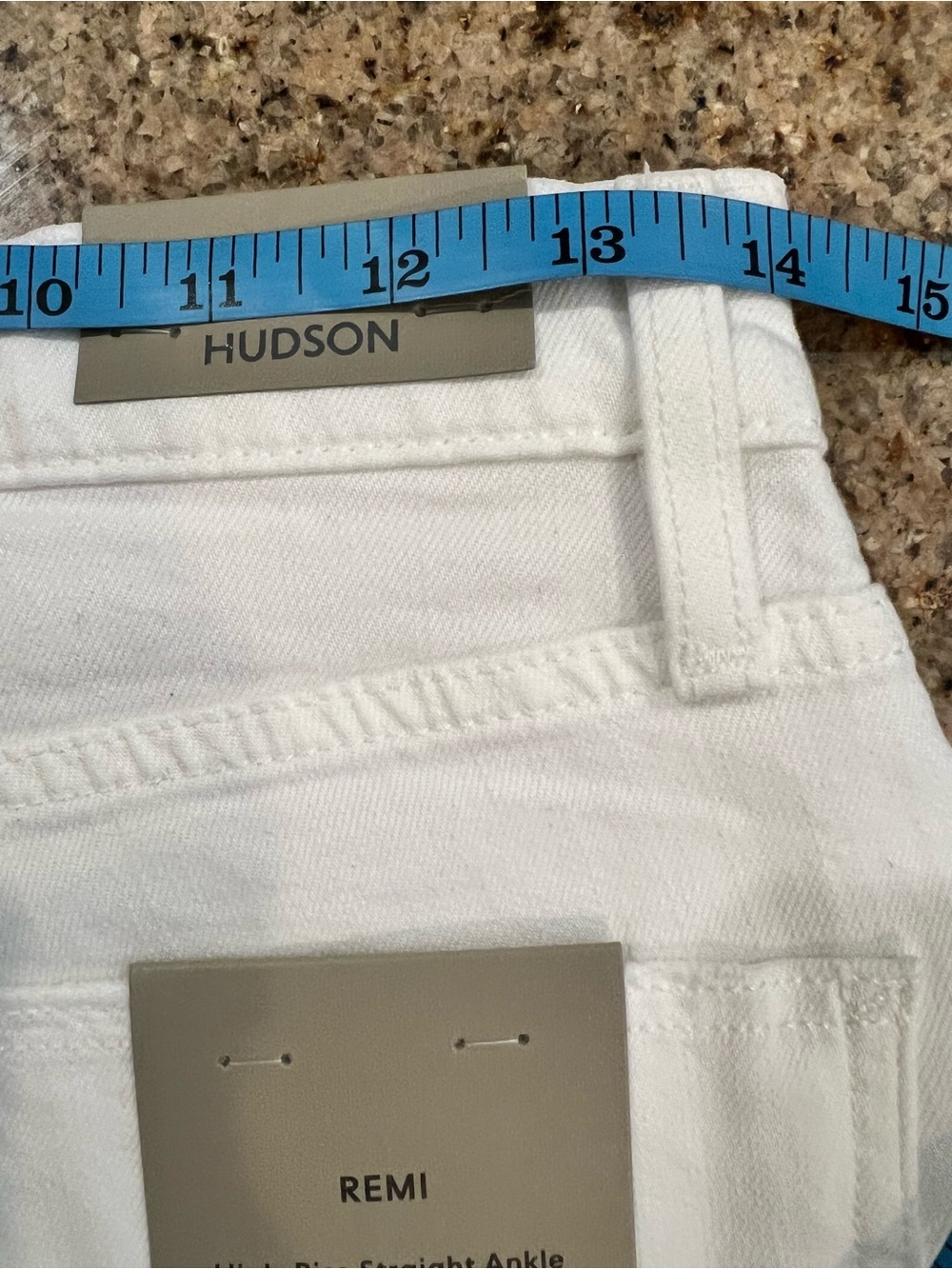 HUDSON Remi High-Rise Straight Ankle Jeans
NWT | White | Size 27 | MSRP $195 - Picture 9 of 14